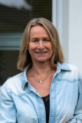 Ilona Hpng